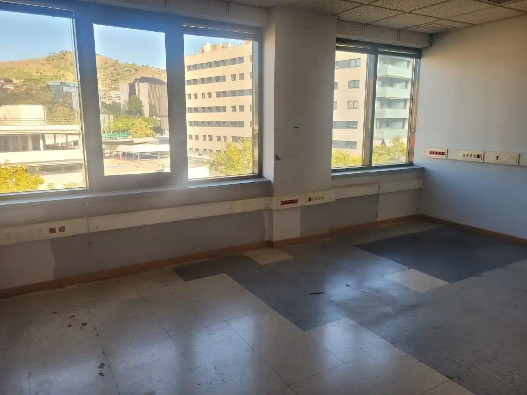 Büro zur Miete in Esplugues de Llobregat