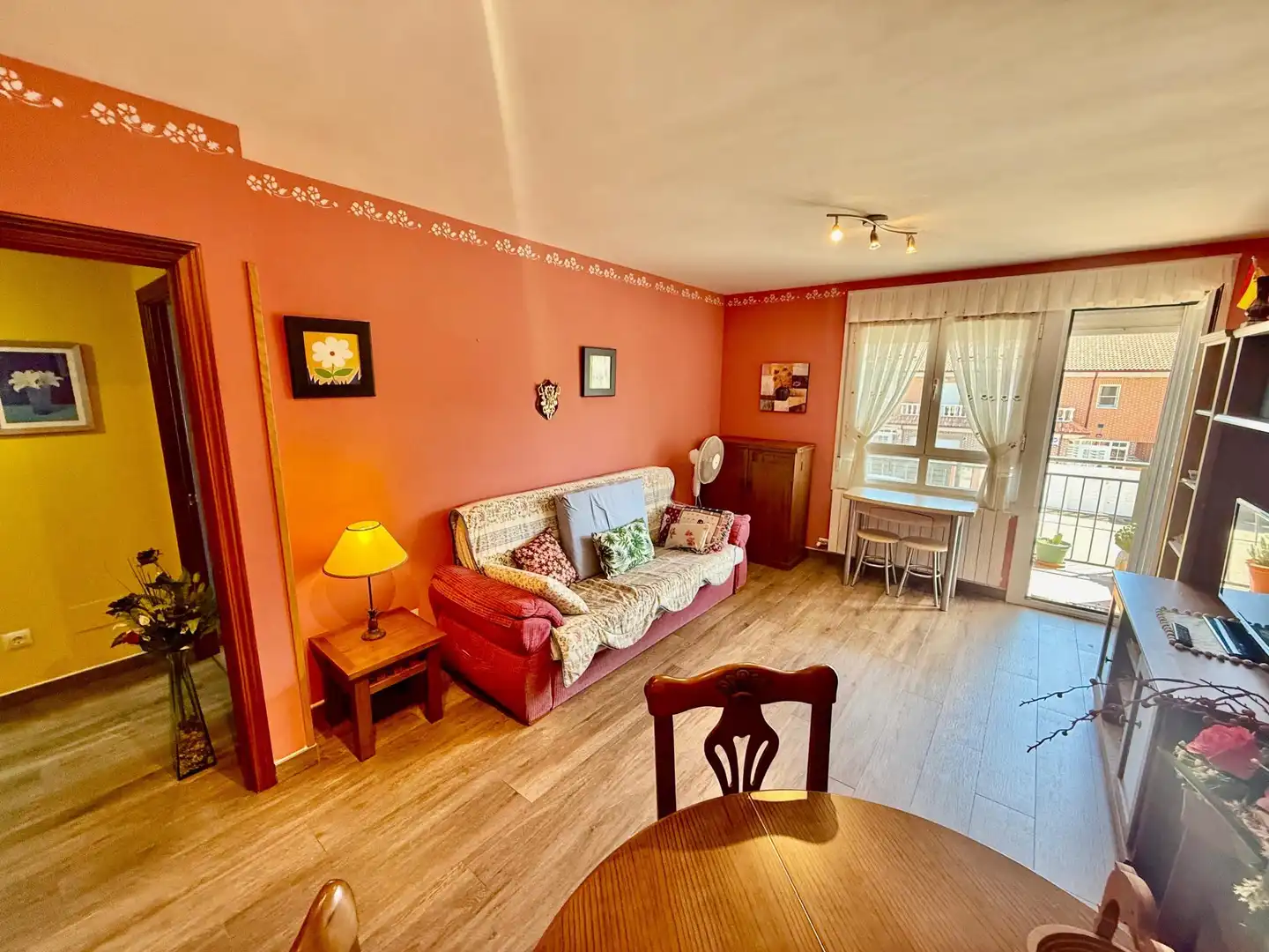 Sala de estar de Apartamento en venta en Valencia de Don Juan con Calefacción y Terraza