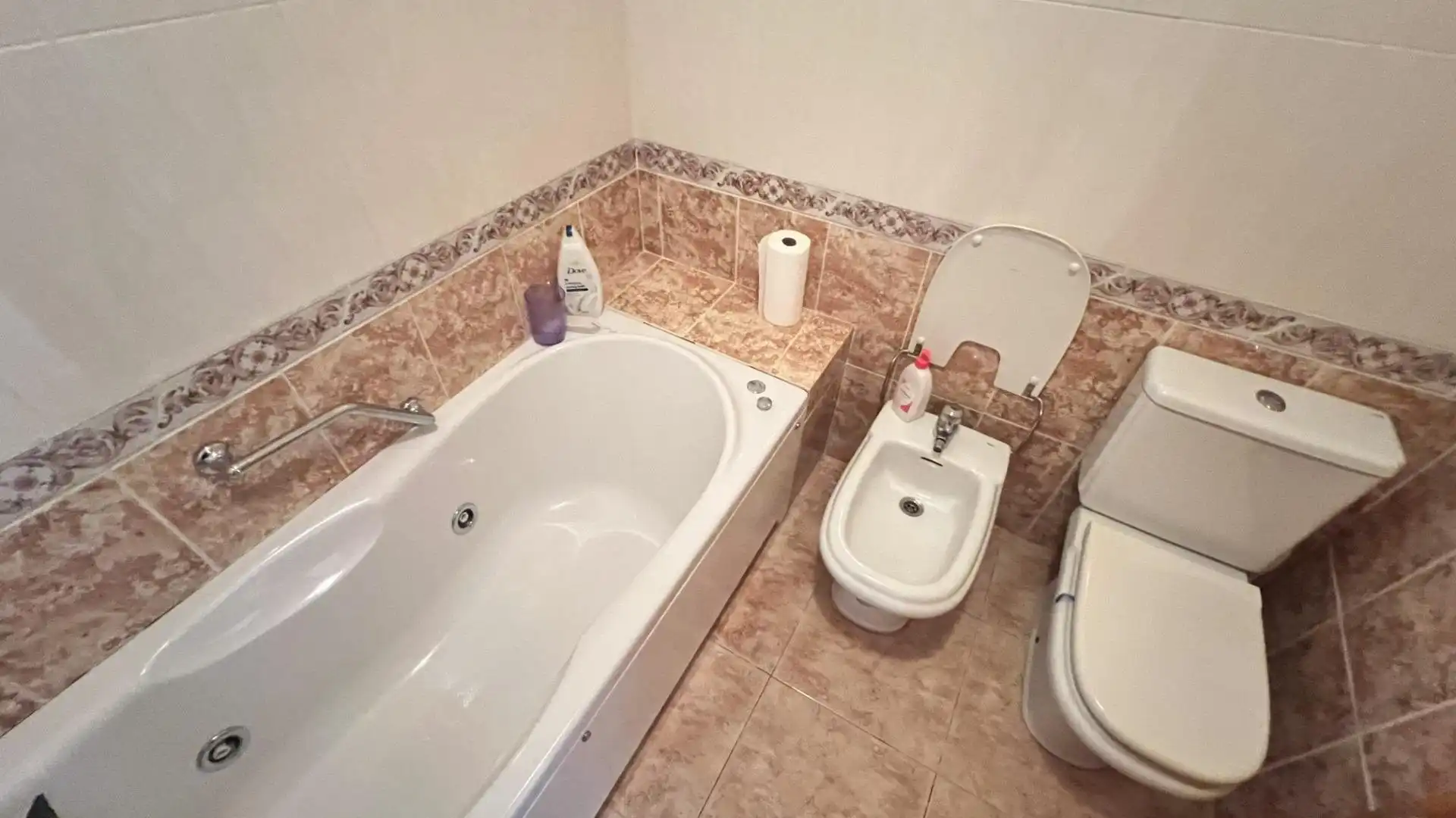 Bany de Casa adosada en venda en Torrevieja amb Calefacció, Jardí privat i Moblat