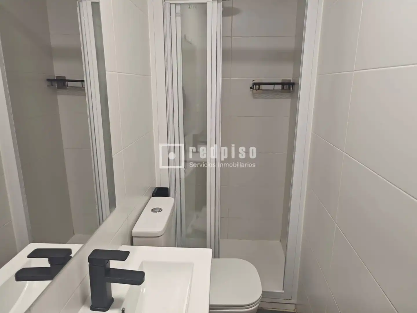 Bany de Apartament de lloguer en Madrid amb Calefacció i Moblat