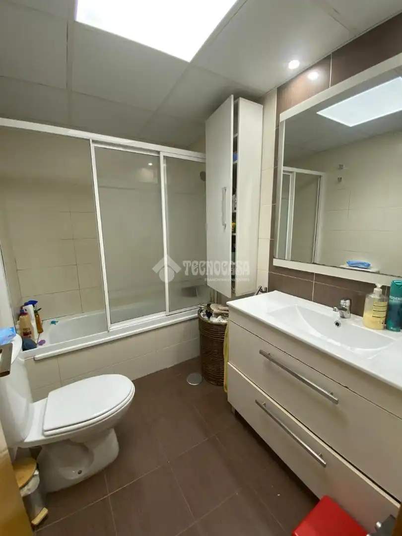 Bathroom of Flat for sale in Córdoba