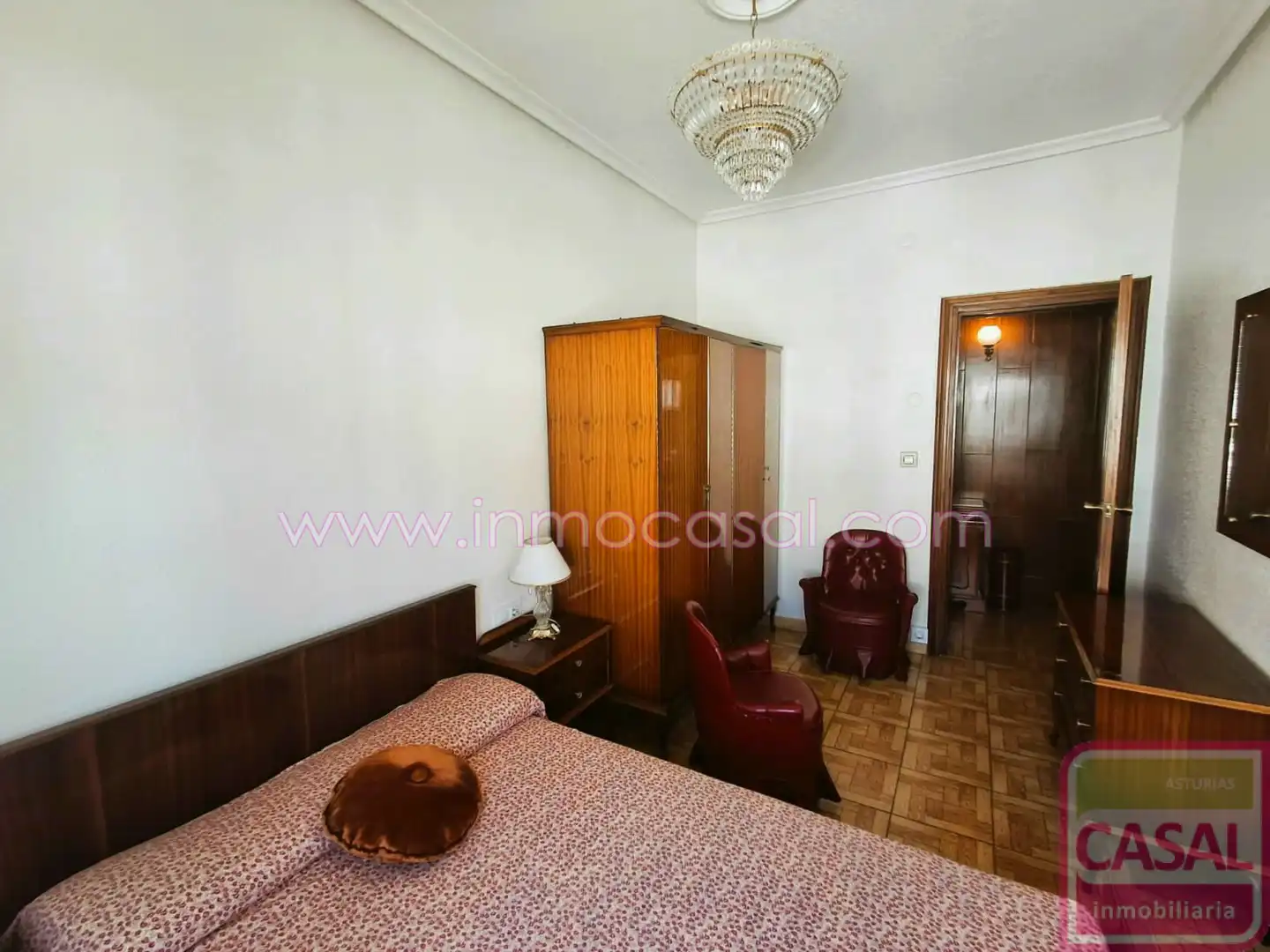 Schlafzimmer von Wohnung zum Verkauf in Castrillón mit Möbliert