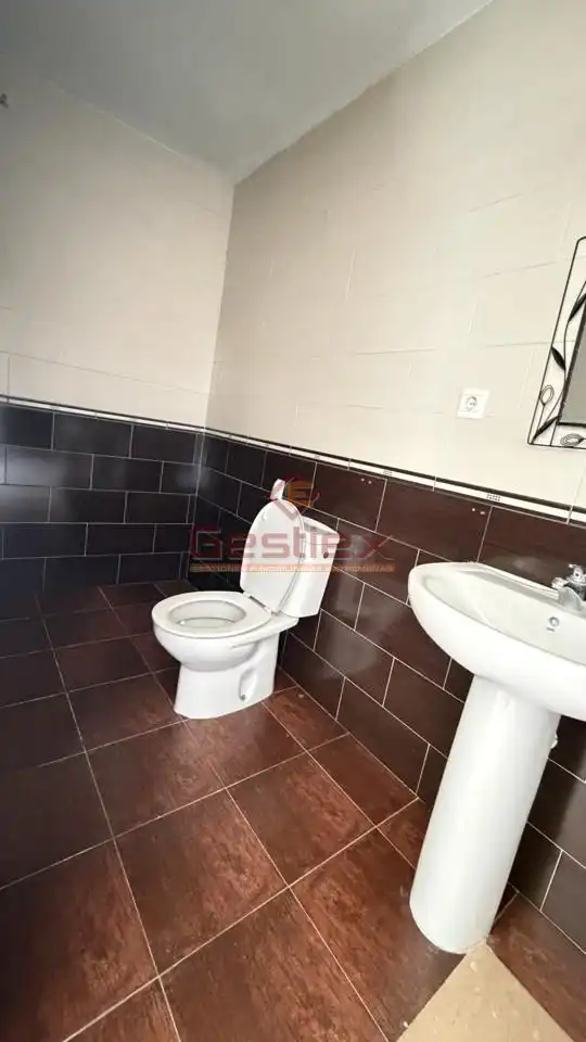 Baño de Oficina de alquiler en Almendralejo