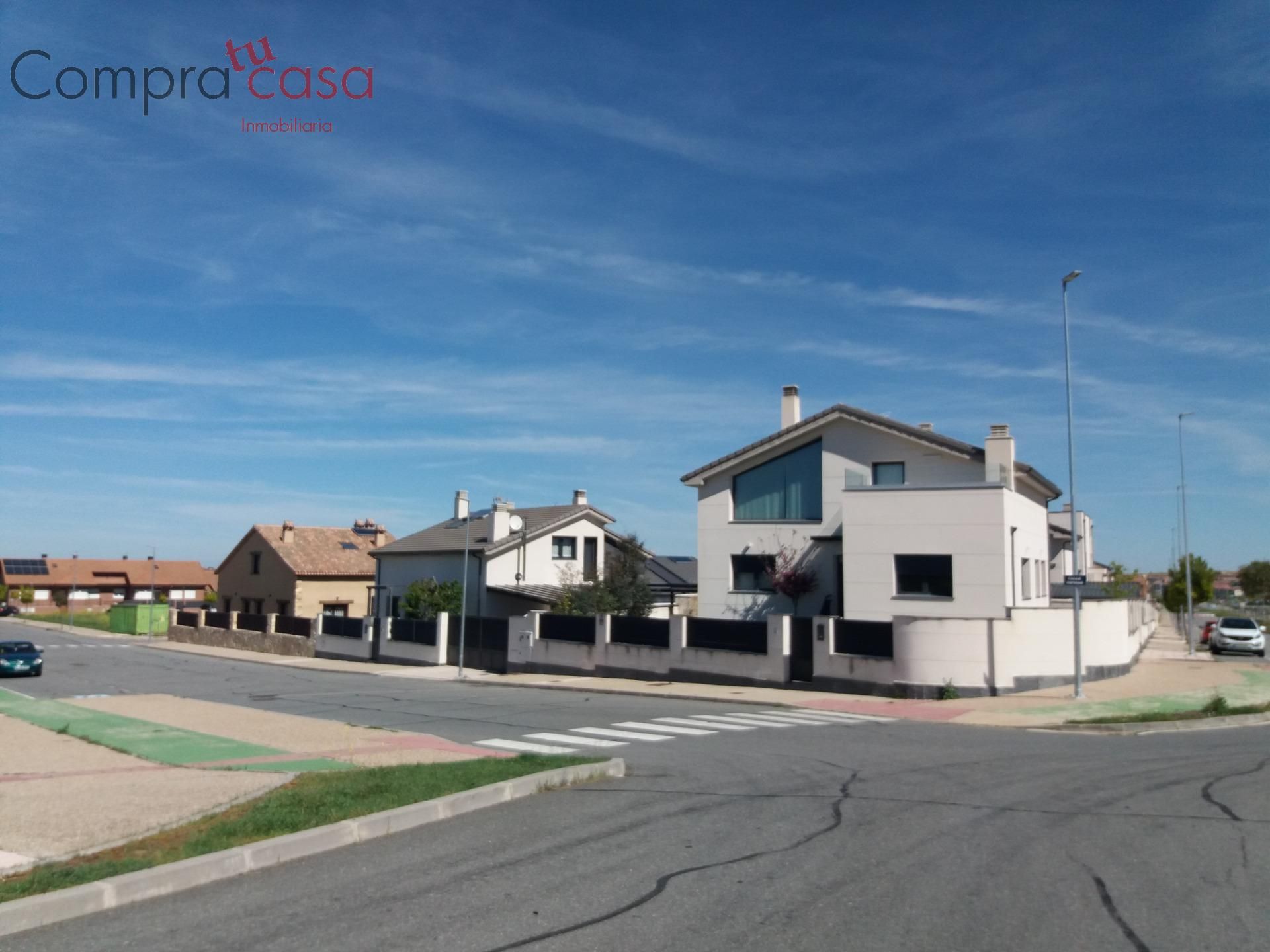 Vista exterior de Residencial en venda en Palazuelos de Eresma