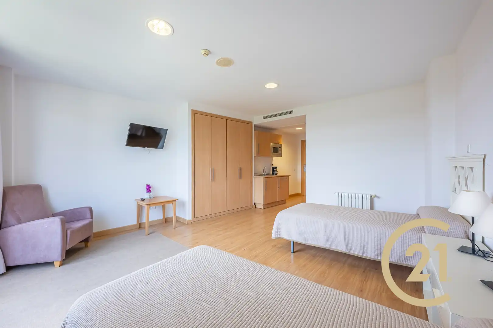 Bedroom of Buildings for sale in Estepona  with Community pool