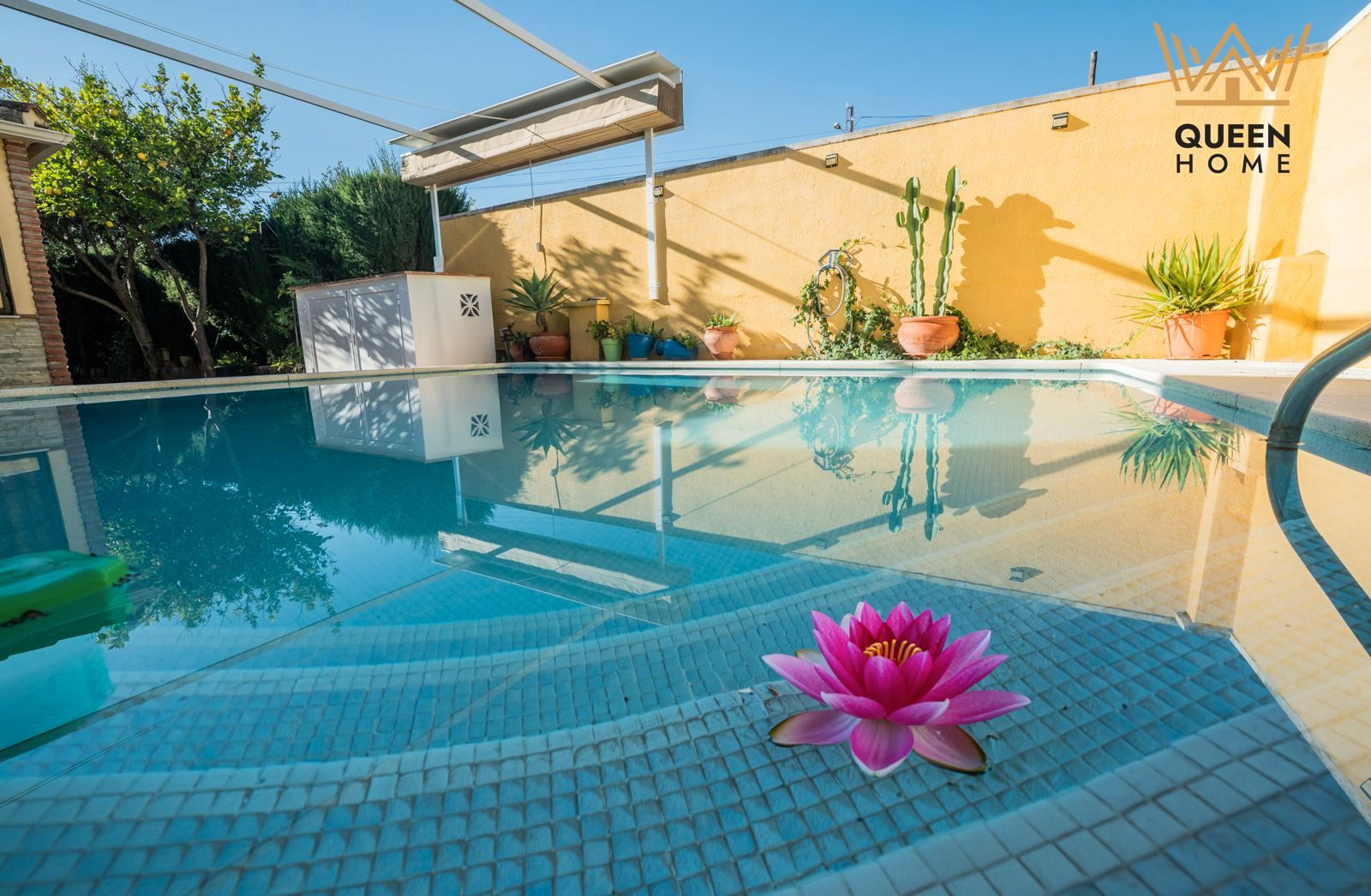 Swimming pool of Single-family semi-detached for sale in  Córdoba Capital  with Air Conditioner, Heating and Private garden