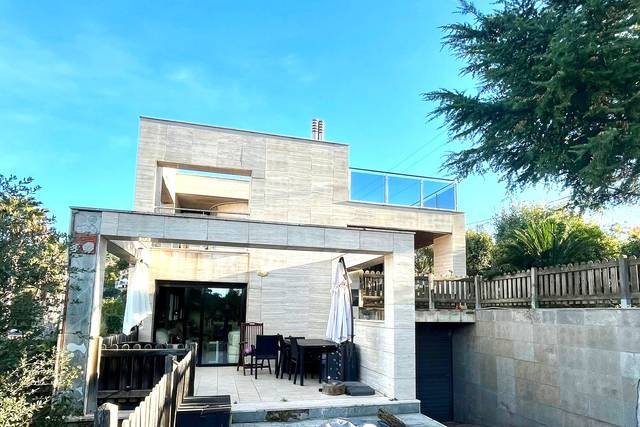 Casa-chalet en Venta en Carrer Mil Fulles en Santa Susanna