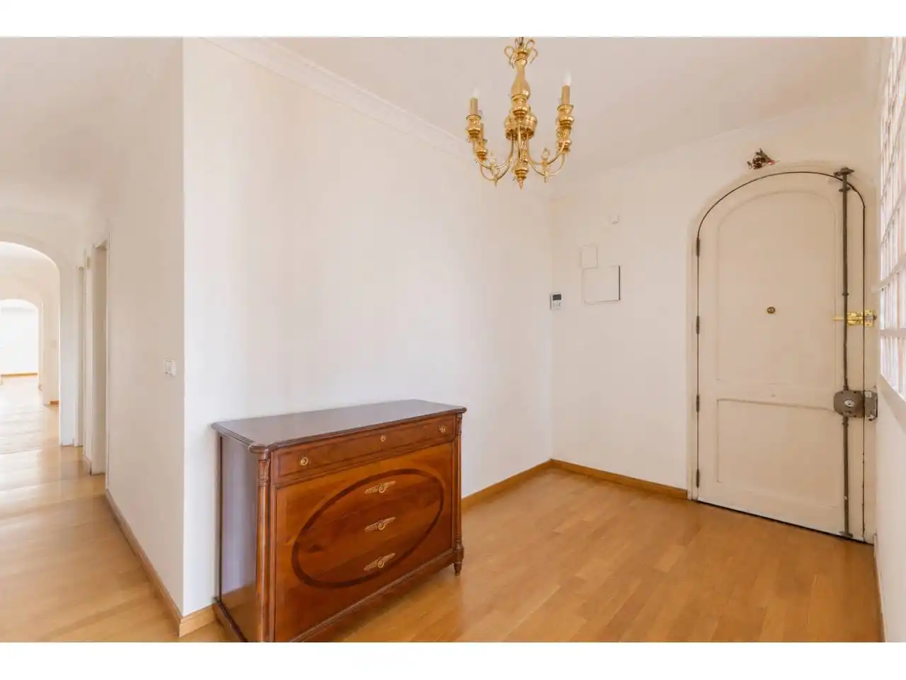 Wohnung zum Verkauf in Valencia mit Klimaanlage, Heizung und Parkett