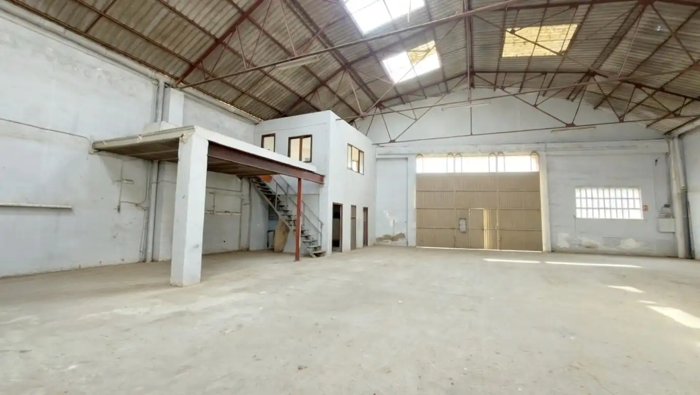 Fabrikhallen zum Verkauf in Puçol