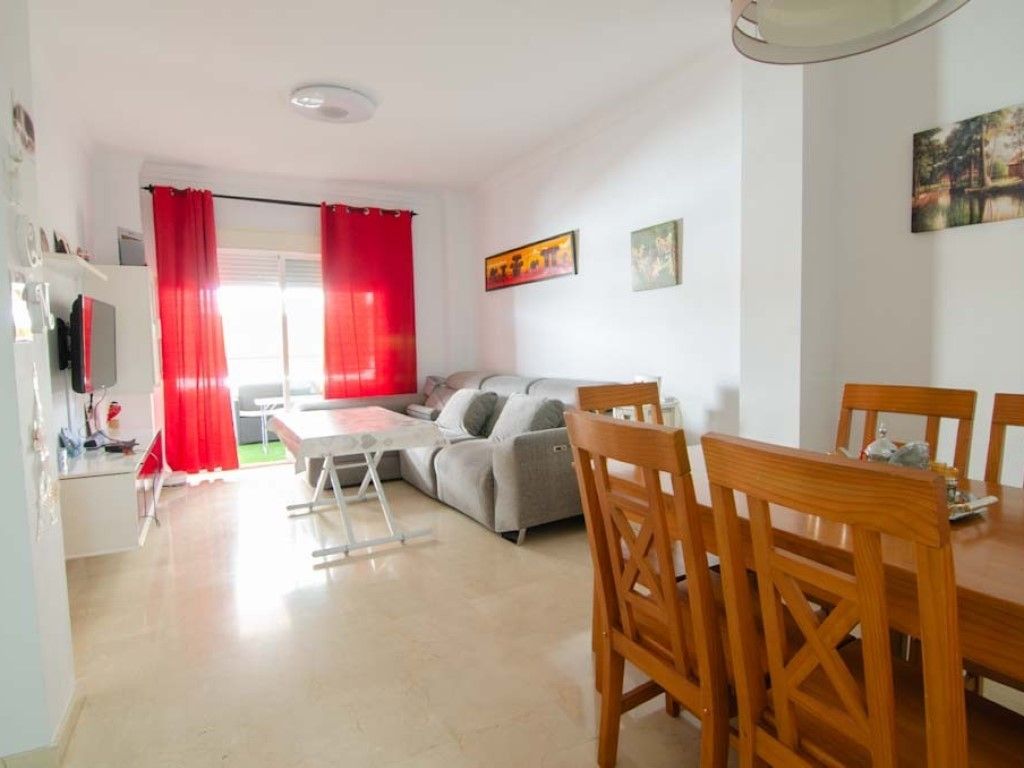 Sala d'estar de Pis en venda en La Rinconada amb Terrassa