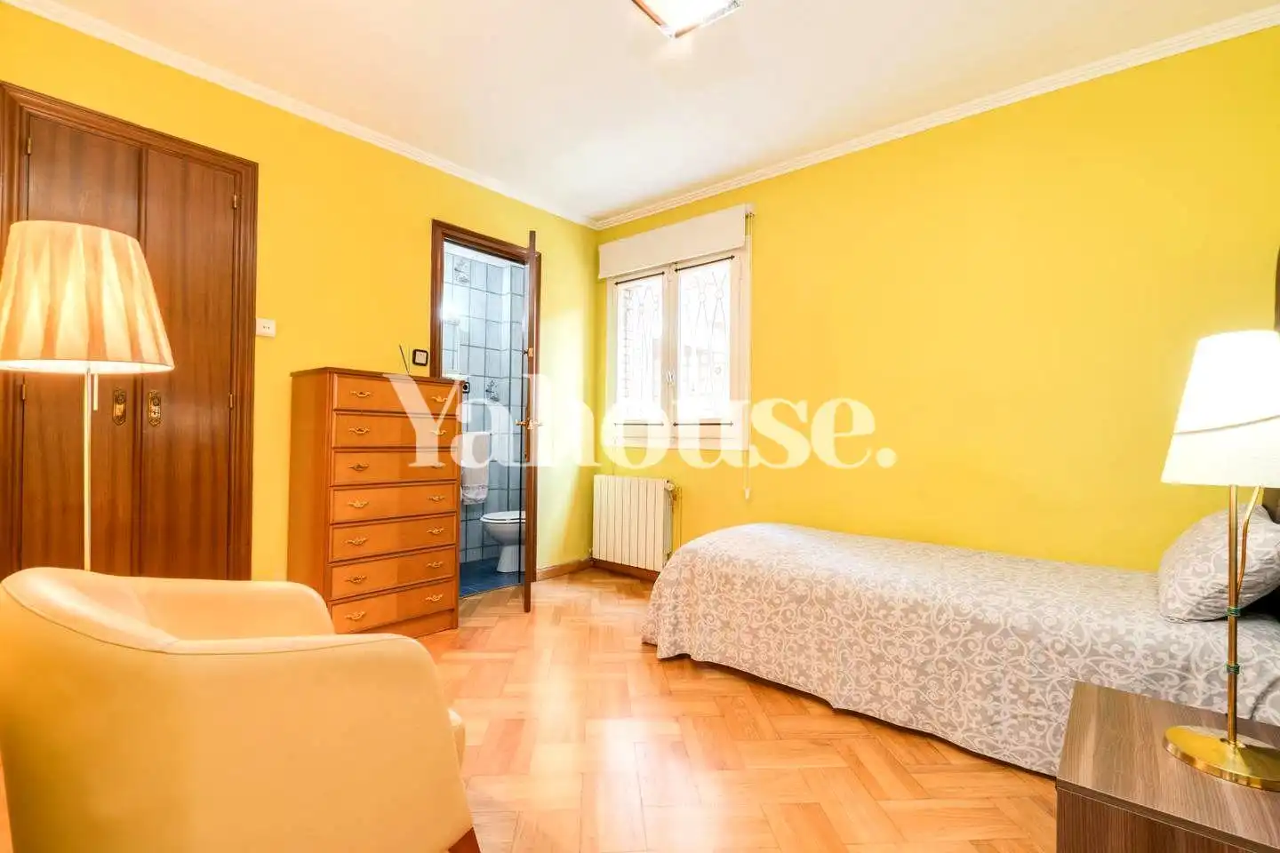 Dormitori de Planta baixa en venda en Barcelona amb Jardí privat i Parquet