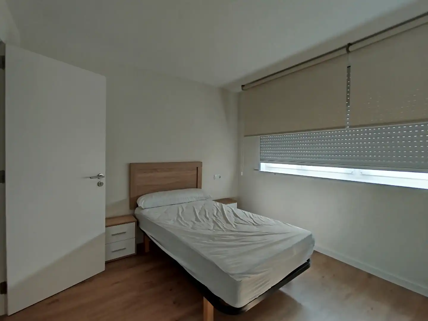 Habitación de Piso de alquiler en A Coruña Capital  con Calefacción, Amueblado y Horno