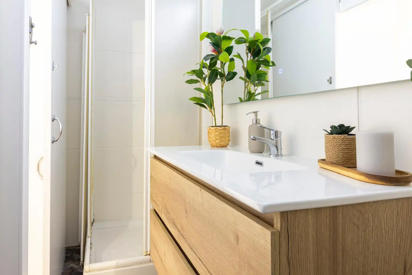 Bathroom of Flat for sale in Terrassa  with Heating and Furnished