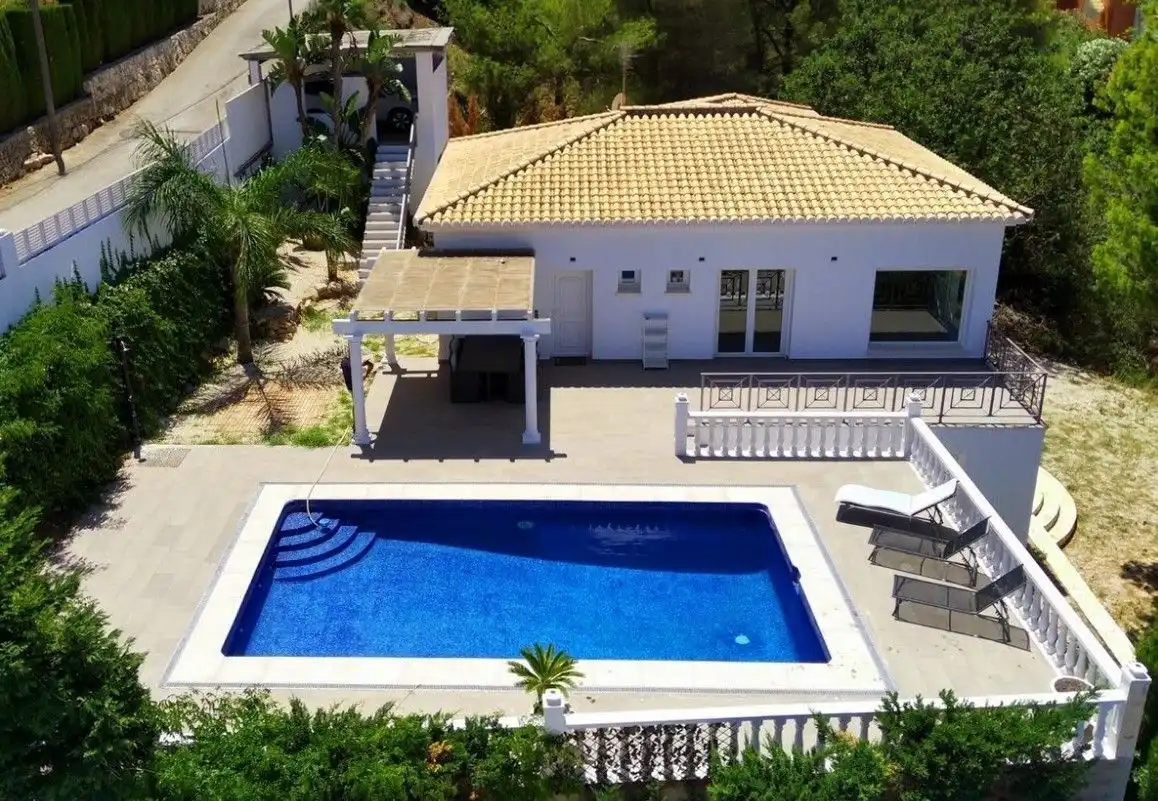 Piscina de Casa o chalet en venta en Dénia con Aire acondicionado, Calefacción y Jardín privado