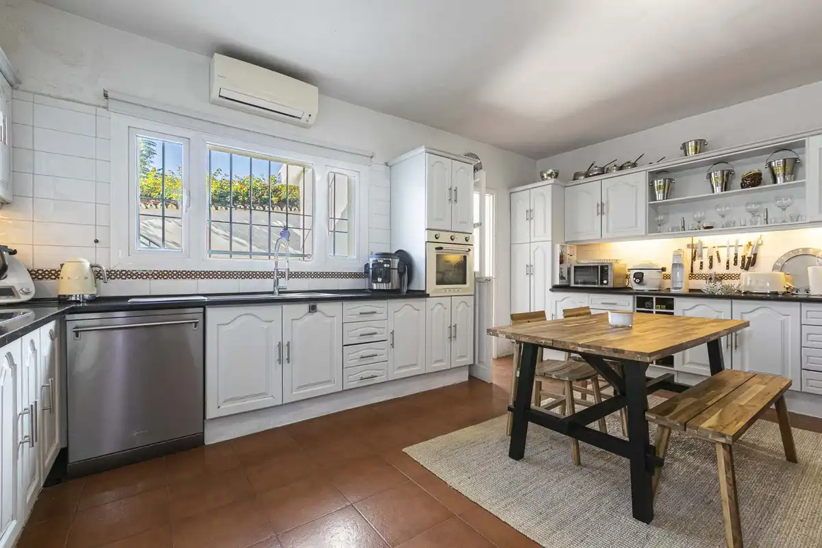 Chalet con piscina en venta en Avenida Pablo Ruiz Picasso, imagen 7