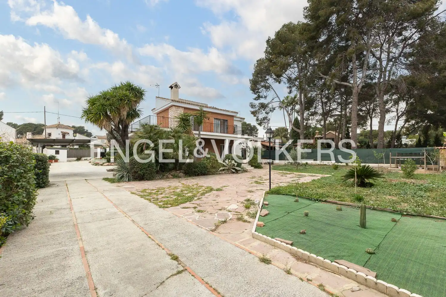 Vista exterior de Casa o chalet en venta en Paterna con Calefacción, Jardín privado y Terraza