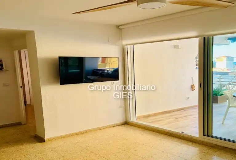 Apartament amb piscina en venda a Avenida de las Gaviotas 15