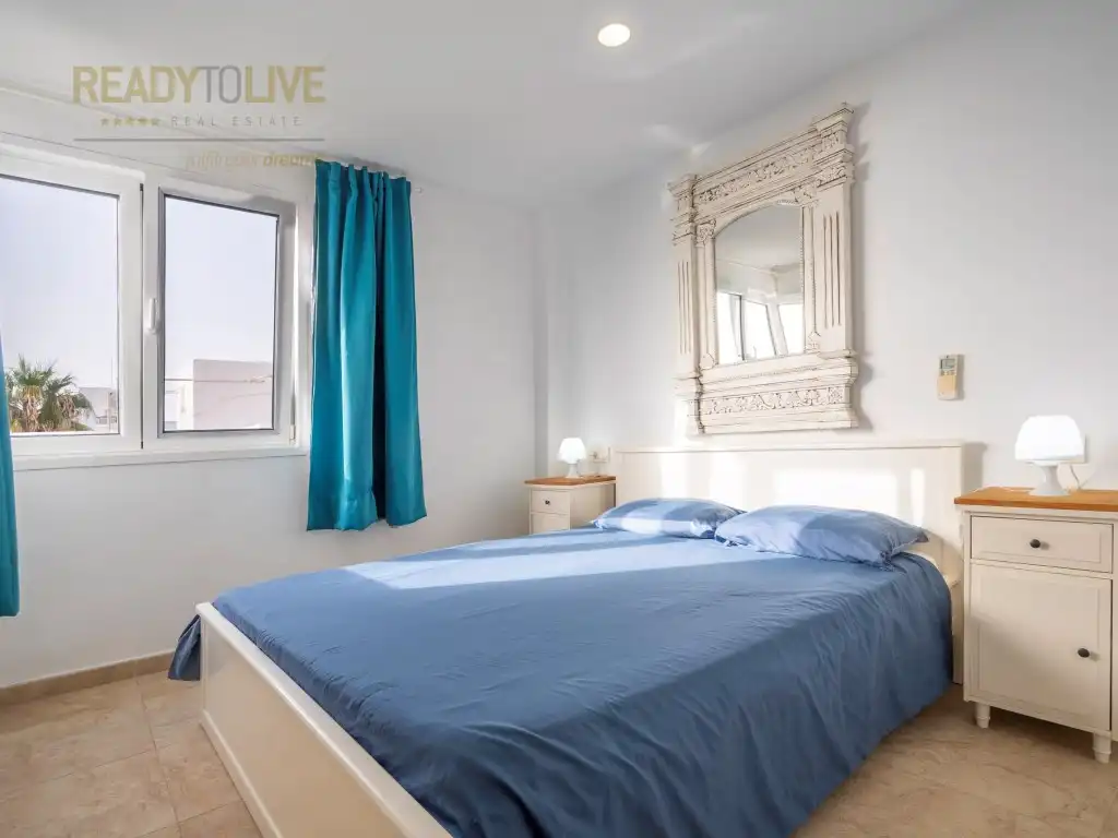 Schlafzimmer von Dachboden zum Verkauf in Pollença mit Klimaanlage, Terrasse und Waschmaschine
