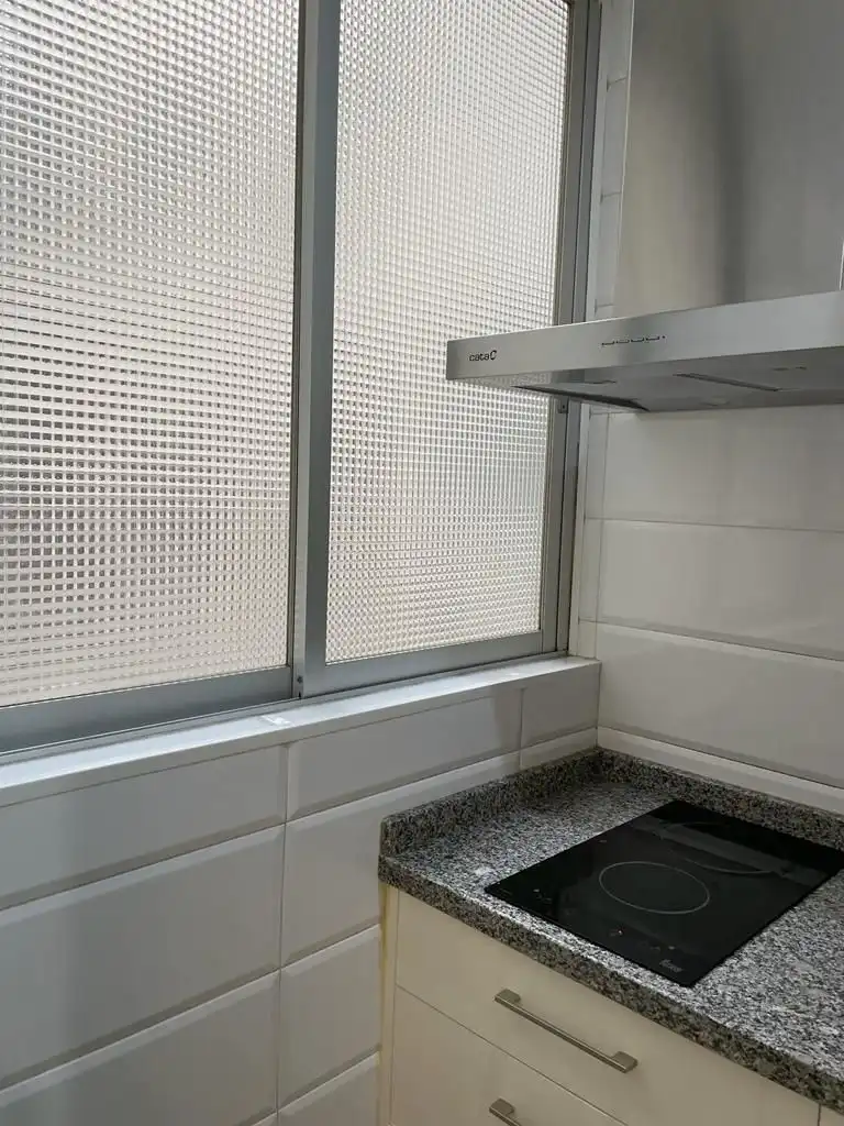 Cuina de Estudi de lloguer en Granada amb Aire condicionat, Calefacció i Moblat