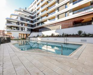 Swimming pool of Flat to rent in  Madrid Capital  with Air Conditioner, Heating and Parquet flooring