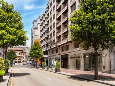 Pis amb ascensor en venda a Oviedo - CL URIA 70