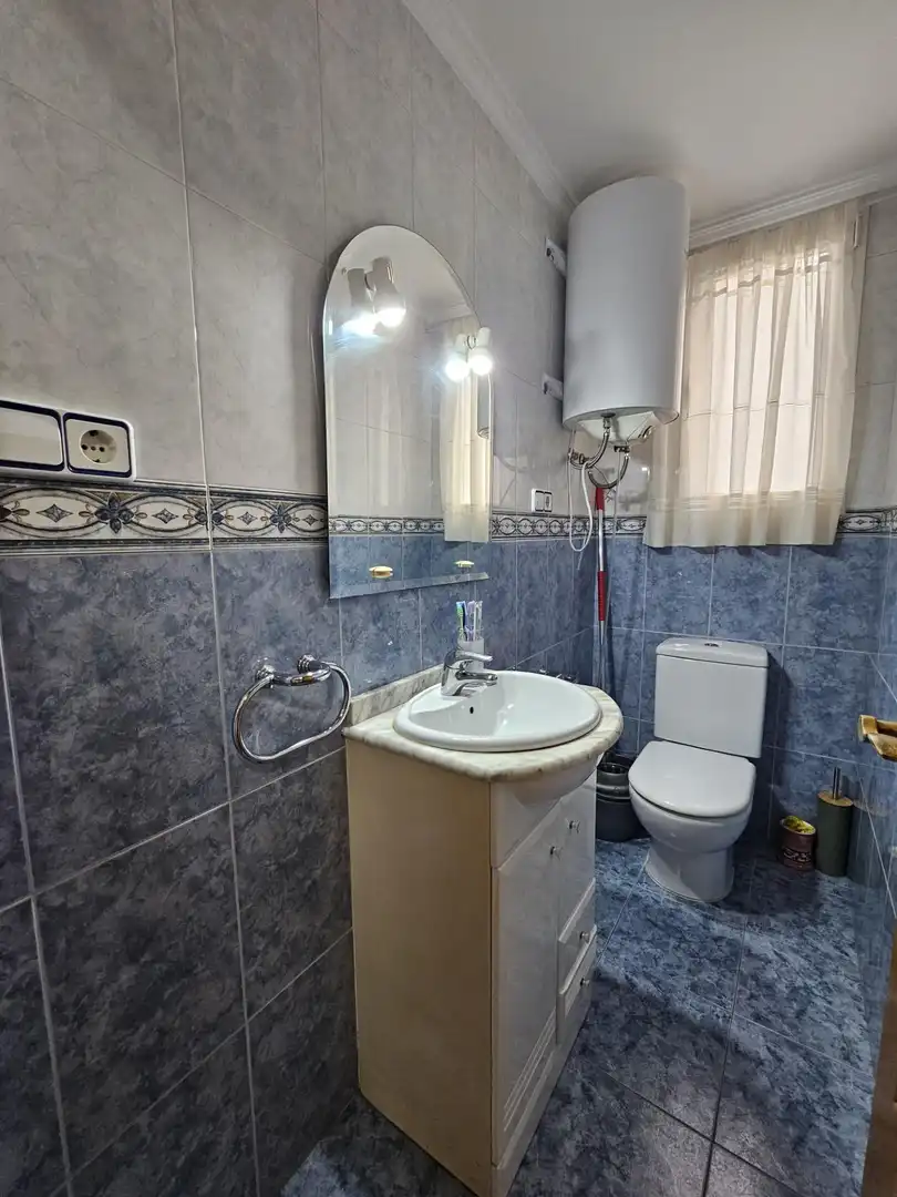 Bathroom of Flat for sale in Valencia  with Air Conditioner, Furnished and Balcony