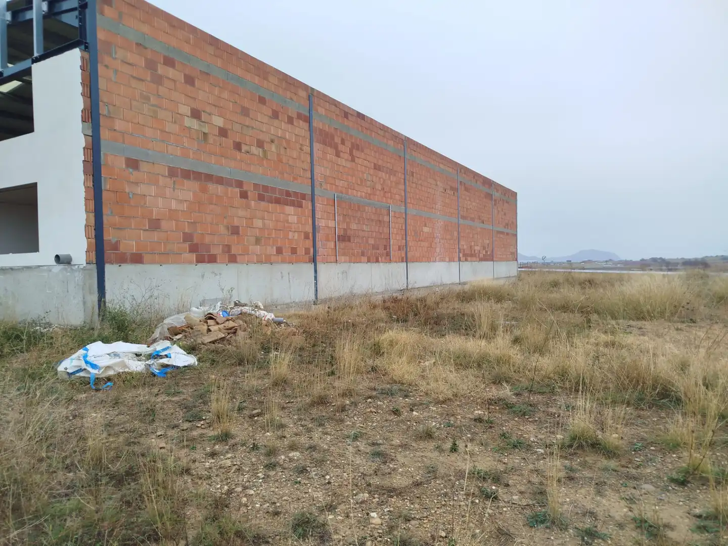 Fabrikhallen zum Verkauf in Avenida General Coll, 13, Alcampell