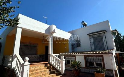 Exterior view of House or chalet for sale in Mairena del Alcor  with Air Conditioner