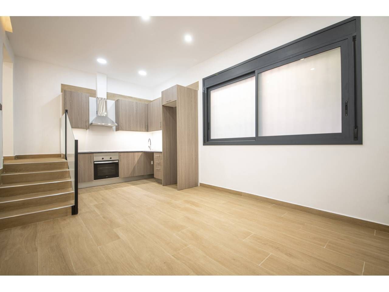 Kitchen of Study for sale in  Barcelona Capital  with Parquet flooring