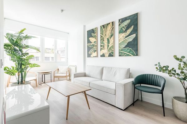 Living room of Flat for sale in  Madrid Capital  with Air Conditioner, Heating and Furnished