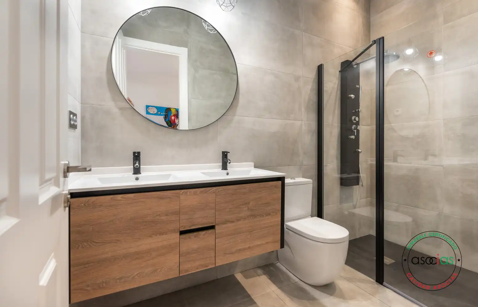 Badezimmer von Wohnung zum Verkauf in Gijón  mit Heizung