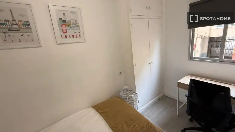 Habitación de Piso para compartir en Málaga con Aire acondicionado, Terraza y Amueblado