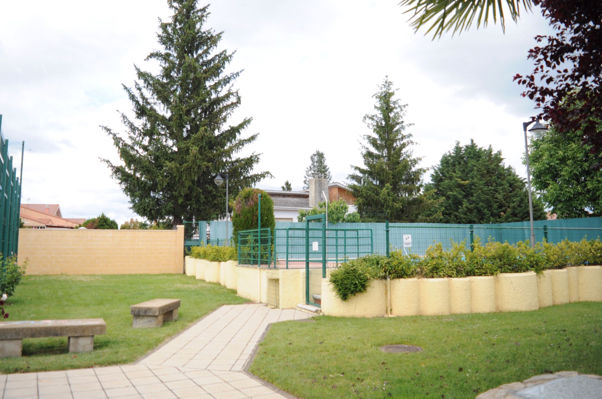 Jardín de Casa adosada en venta en Villaquilambre con Calefacción, Jardín privado y Horno