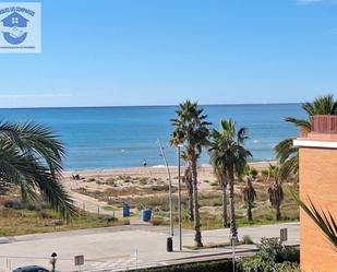 Vista exterior de Àtic en venda en Castelldefels amb Calefacció, Terrassa i Traster