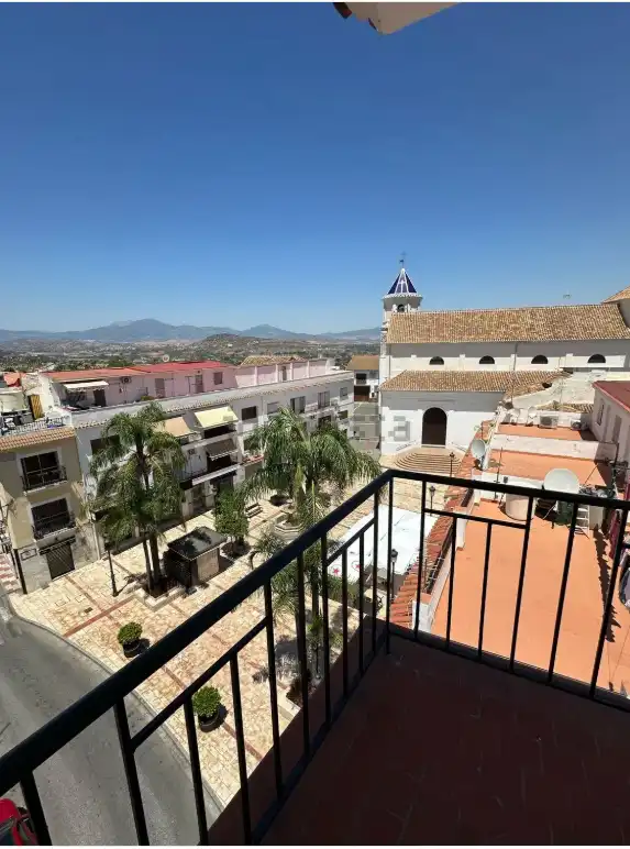 Vista exterior de Ático en venta en Alhaurín El Grande con Aire acondicionado, Terraza y Amueblado