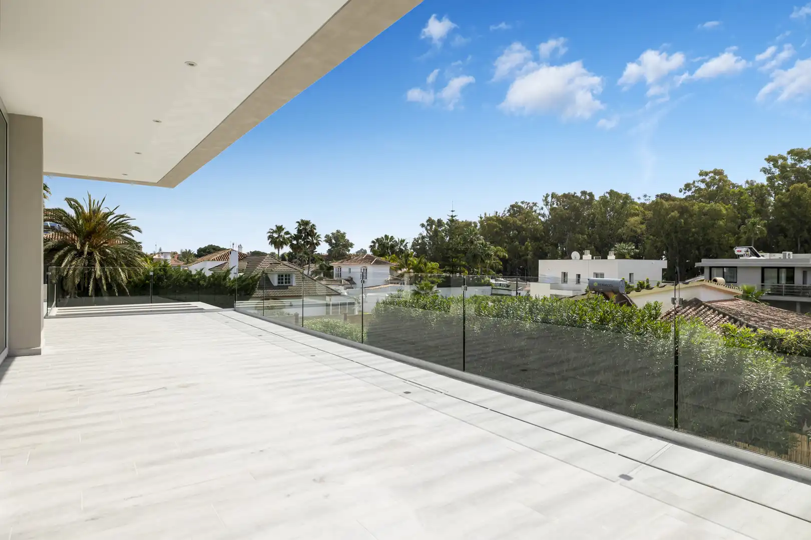 Terraza de Casa o chalet en venta en Marbella con Aire acondicionado, Jardín privado y Terraza