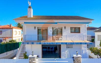 Vista exterior de Casa o xalet en venda en Roda de Berà amb Calefacció, Terrassa i Traster