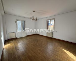 Living room of Flat for sale in Arrasate / Mondragón  with Heating and Storage room