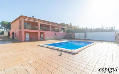 Piscina de Casa o xalet en venda en Caldes de Malavella amb Aire condicionat, Calefacció i Jardí privat
