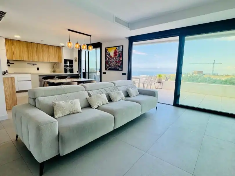 Sala de estar de Ático en venta en Marbella con Aire acondicionado, Terraza y Balcón