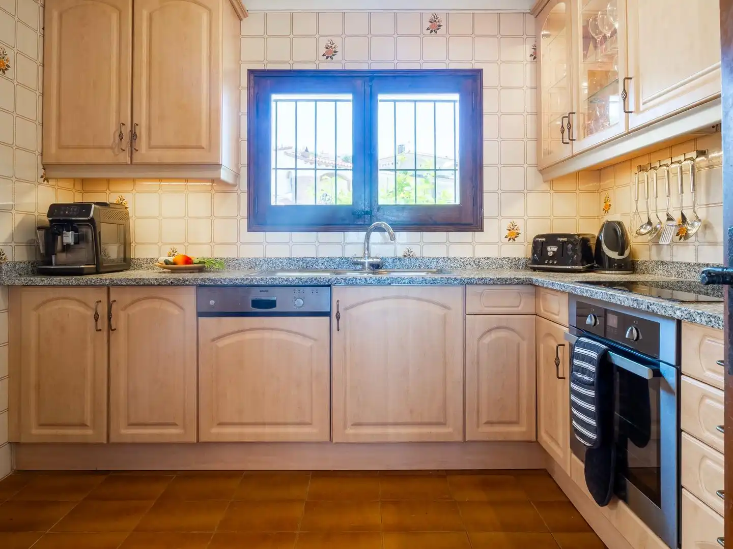 Cocina de Casa o chalet en venta en L'Escala con Jardín privado, Terraza y Piscina