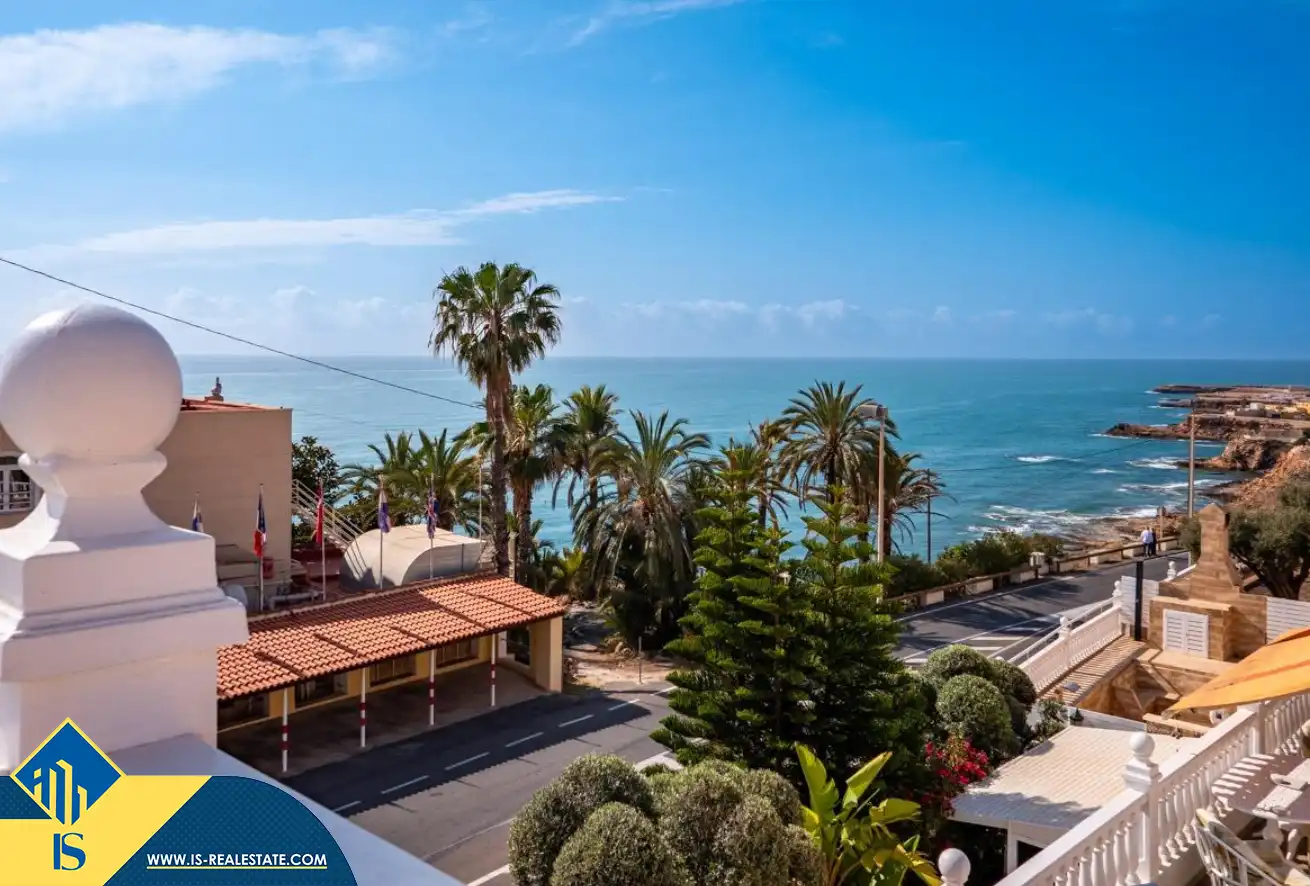 Villa con piscina in vendita a Playa de los Locos, imagen 2