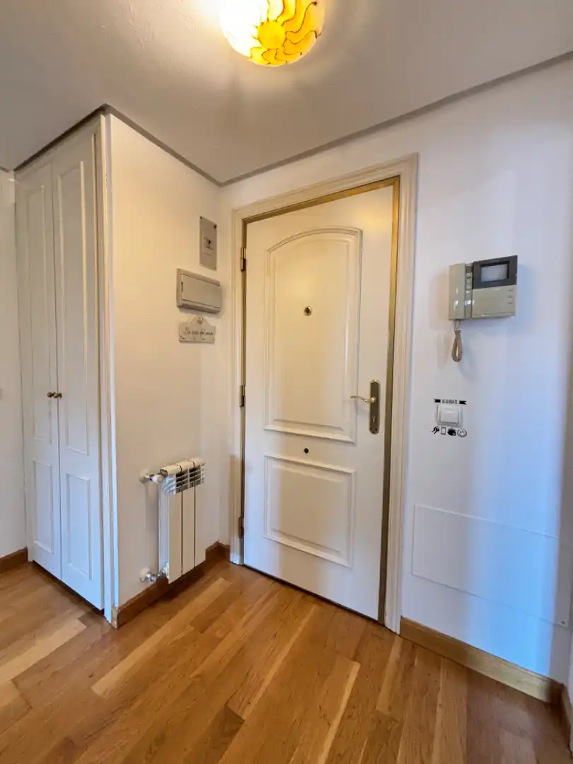 Wohnung zum Verkauf in Majadahonda mit Klimaanlage, Heizung und Privatgarten