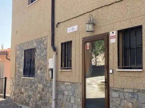 Xalet amb jardí en venda a Calle Alta 2D