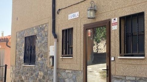 Unifamiliar en núcleo urbano con finca