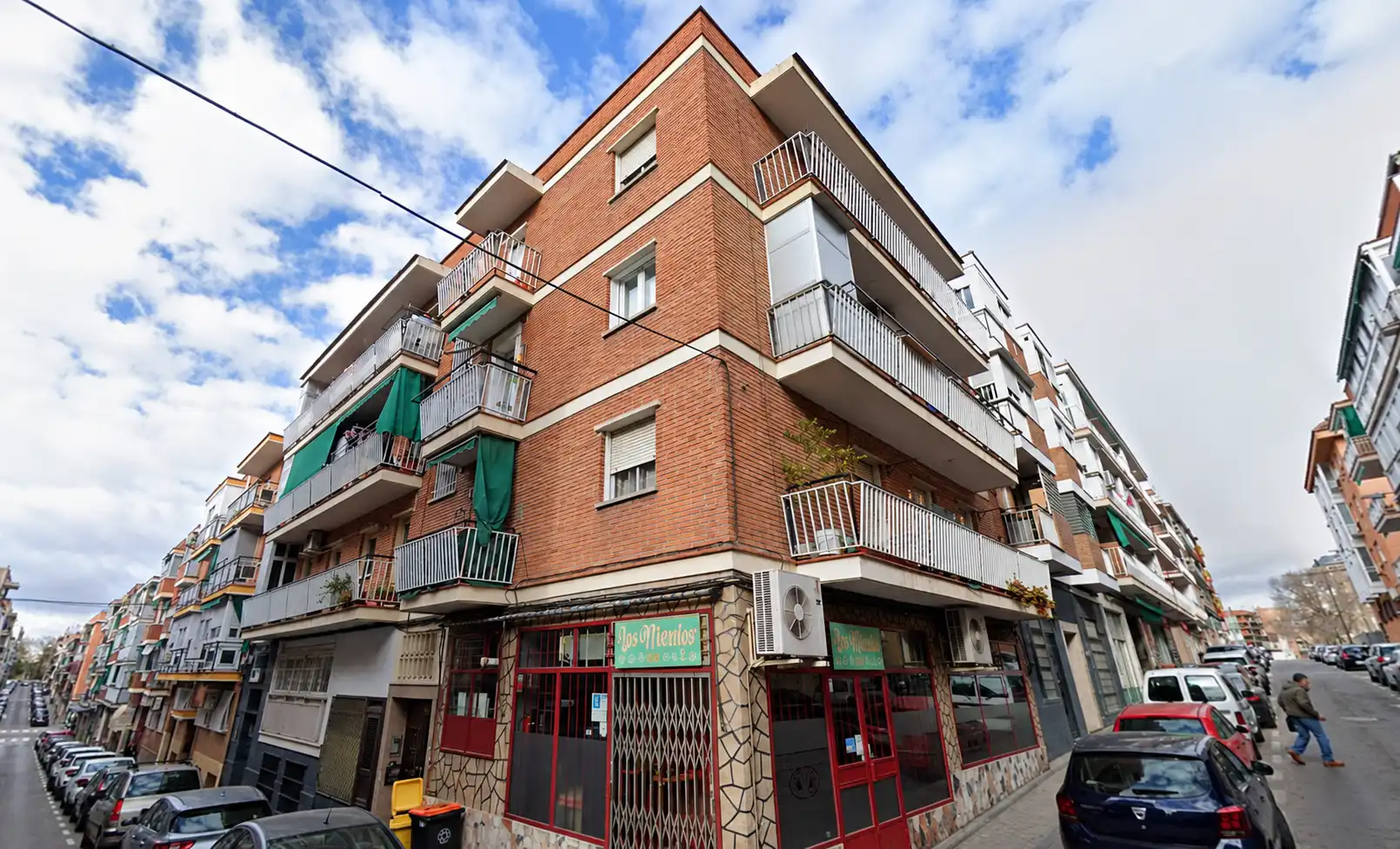Vista exterior de Piso en venta en Madrid con Calefacción, Terraza y Alarma