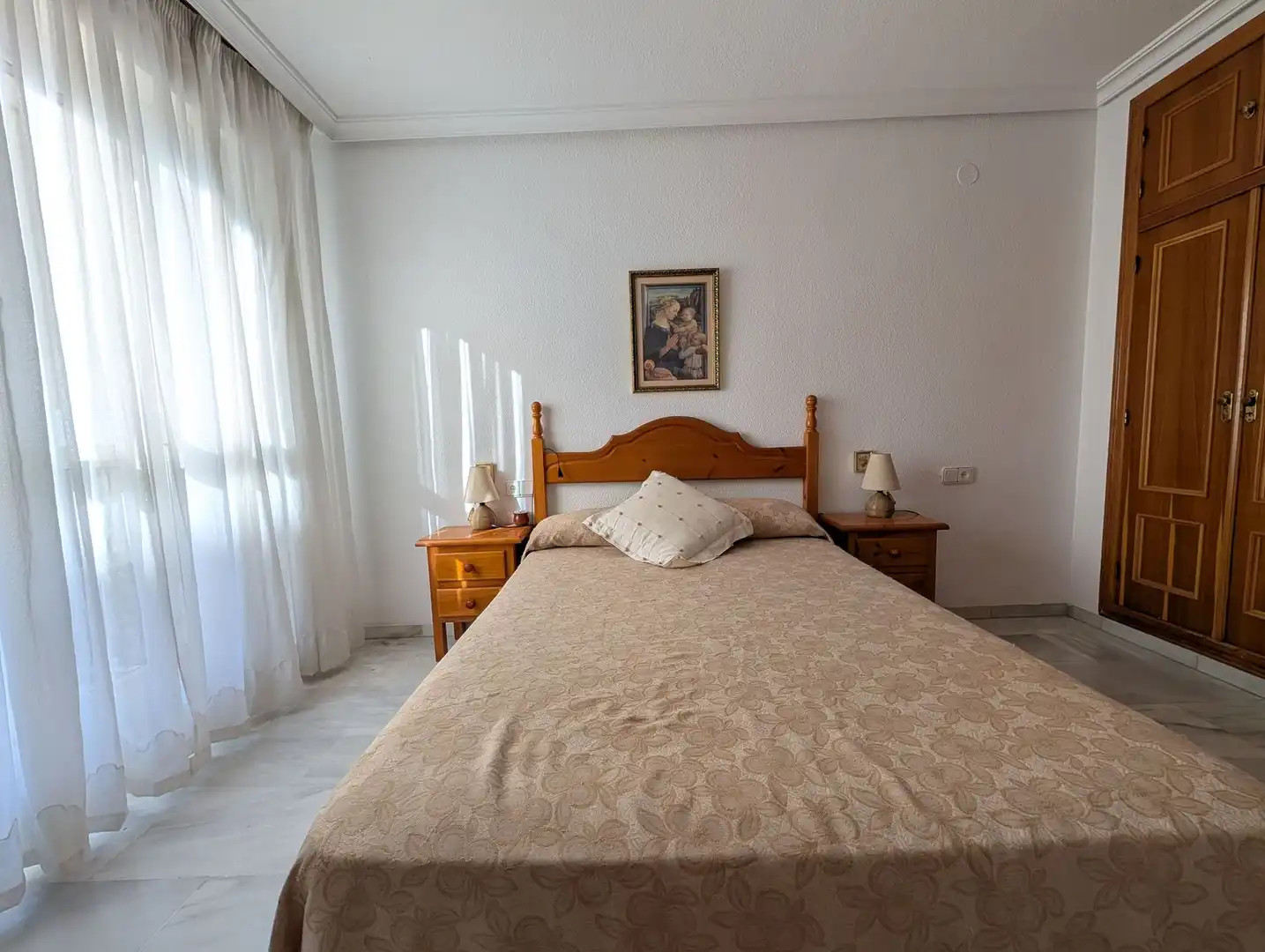 Habitación de Apartamento de alquiler en Estepona con Amueblado y Balcón