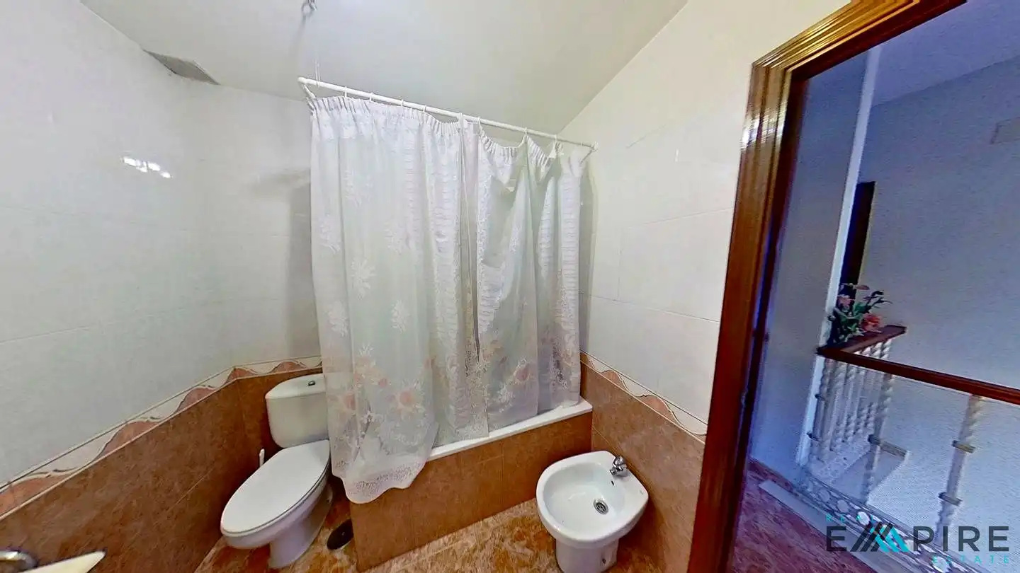 Baño de Finca rústica en venta en Colmenar de Oreja con Calefacción, Jardín privado y Terraza