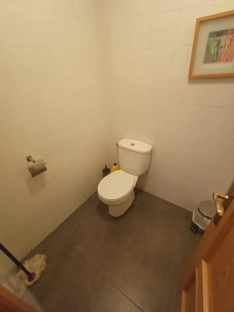 Baño de Nave industrial de alquiler en Cáceres