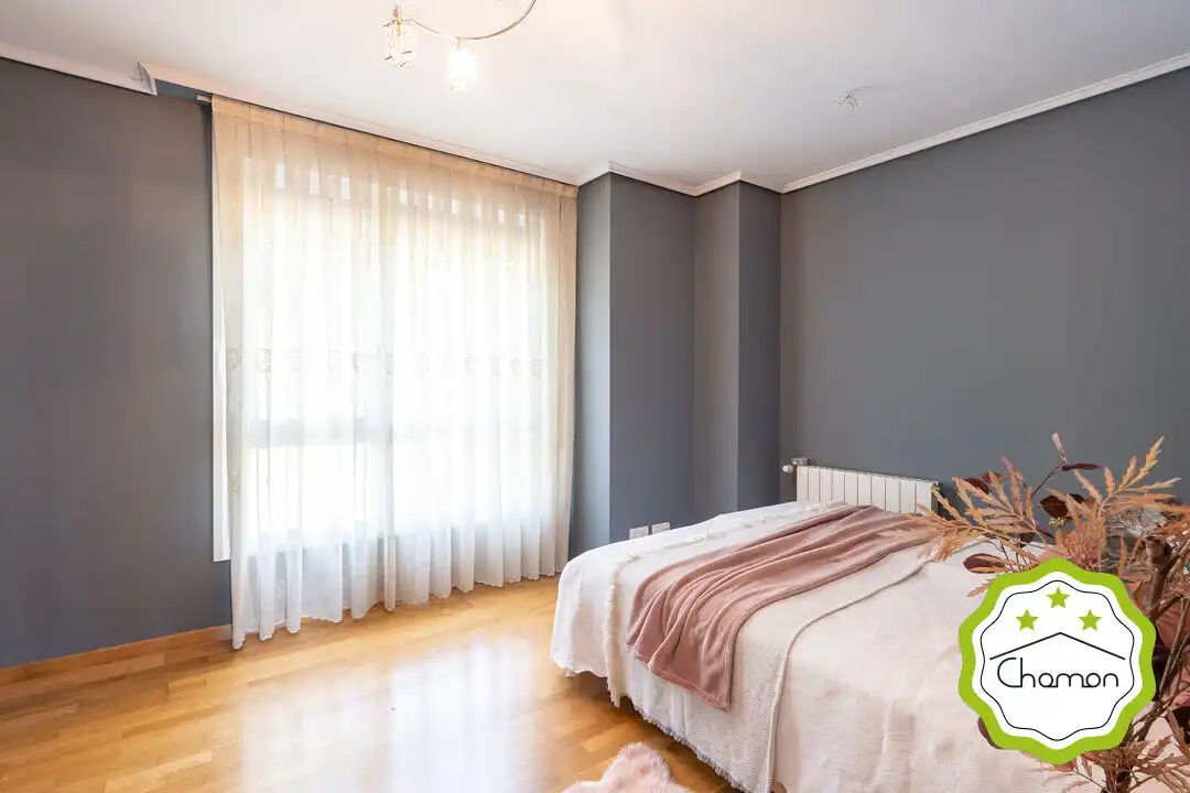 Schlafzimmer von Einfamilien-Reihenhaus zum Verkauf in Barakaldo  mit Heizung, Privatgarten und Terrasse